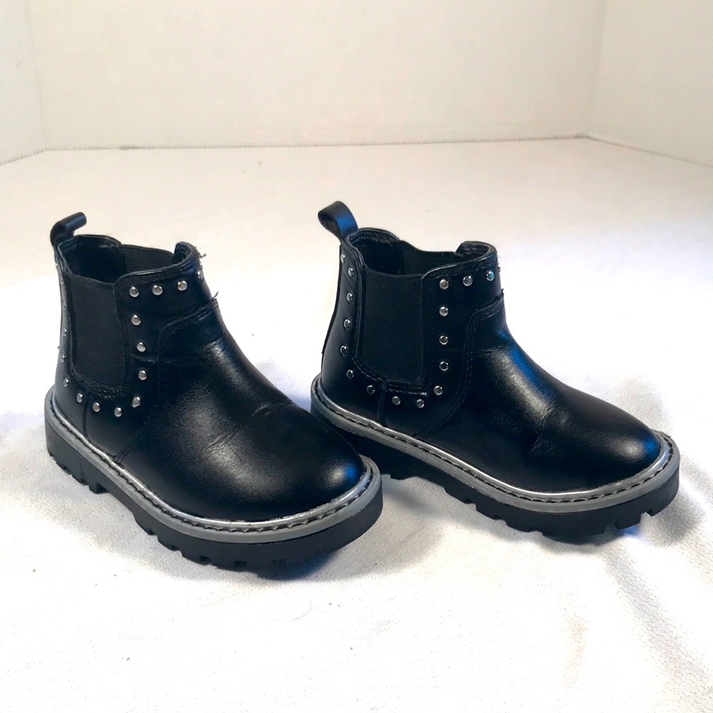 Wonder Nation Girls Black Vegan Studded Chelsea Fashion Lug Boots